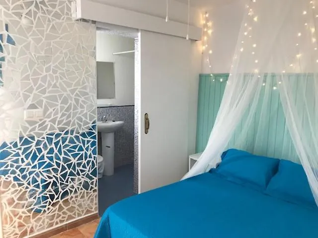 Petit Room, Habitacion
